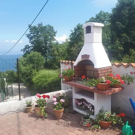 Gemuetliche Adriana *